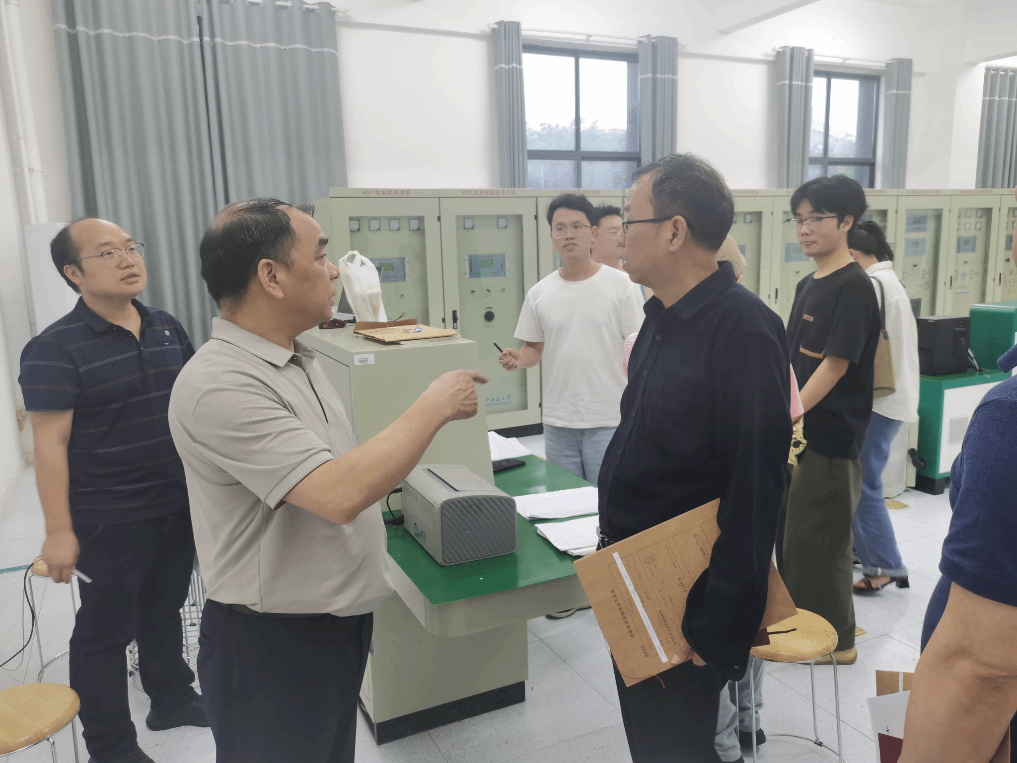电气工程学院召开2026年实验室安全专题部署会并开展安全自查
